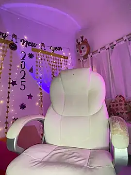 AlisonHoot69 online show from January 1, 2025, 7:30 am