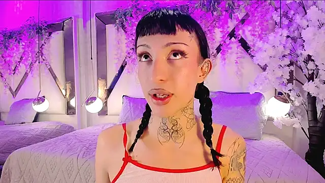 MadisonWood01 online show from June 2, 2026, 2:52 pm