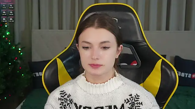 Britney054 online show from December 8, 2024, 7:37 am