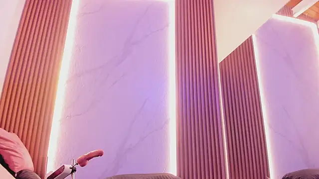 juicy led  online show from March 5, 2025, 2:34 pm