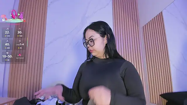 juicy led  online show from November 17, 2025, 11:16 am