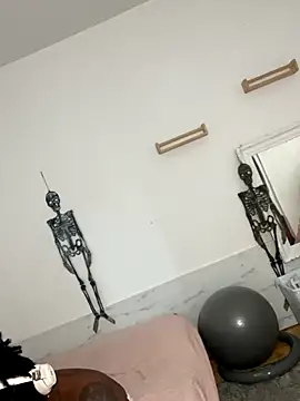 Goddess Nafeesha online show from December 14, 2025, 8:13 pm