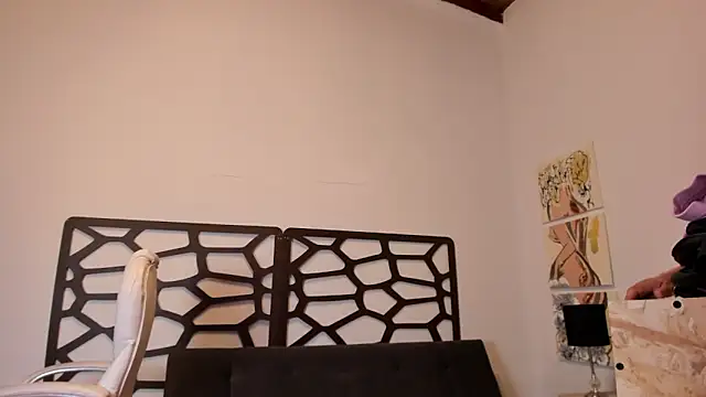 kaia cooper4 online show from February 6, 2025, 7:29 pm