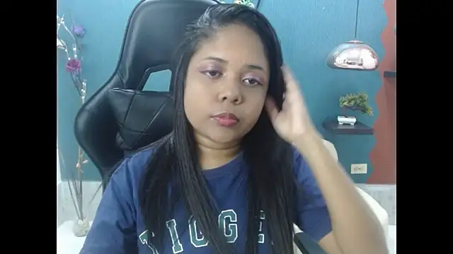 Melikasweetz online show from February 9, 2025, 5:43 pm