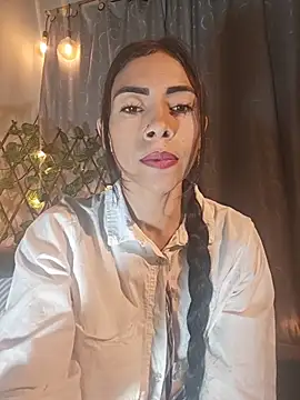 emma-hiill online show from April 10, 2026, 11:20 pm