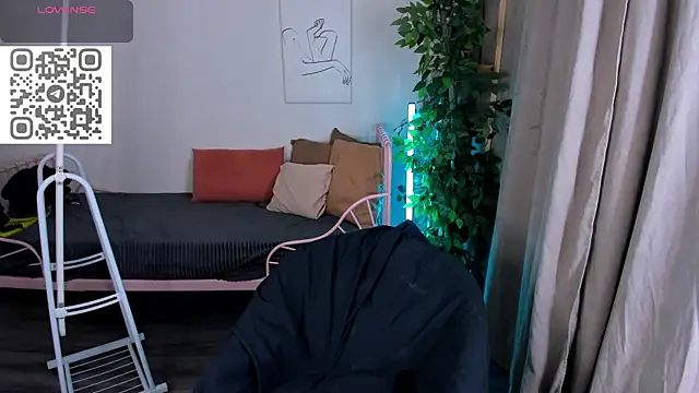 toooyour online show from November 3, 2025, 11:15 pm