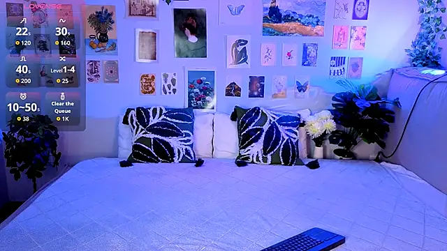 Snapshot of MiaBecky chatting on April 22, 2026, 5:43 am MiaBecky online show from April 22, 2026, 5:43 am