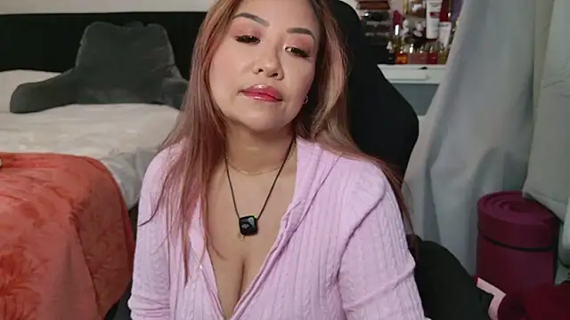 Snapshot of SpikedBella chatting on February 16, 2026, 10:17 pm SpikedBella online show from February 16, 2026, 10:17 pm