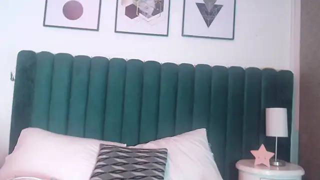 Nicolette ks  online show from November 11, 2025, 4:45 am