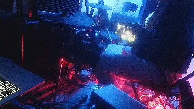 Mrmoujo online show from November 18, 2025, 7:57 am