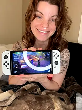 wildefaye online show from October 13, 2025, 2:11 am