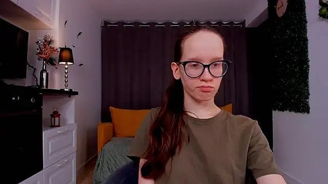 BettyBrowni online show from March 6, 2025, 10:15 pm