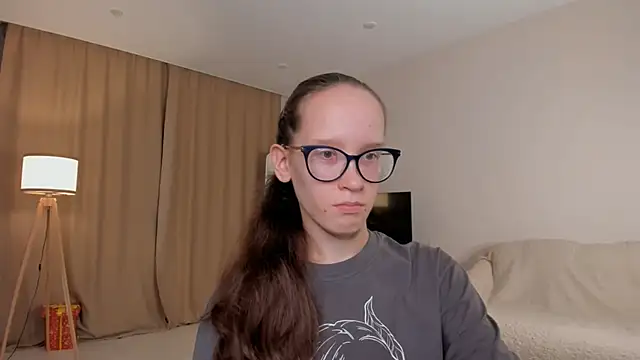 BettyBrowni online show from October 7, 2025, 4:04 pm