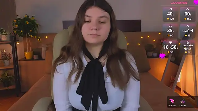 Viola  Shy online show from April 9, 2026, 8:25 pm