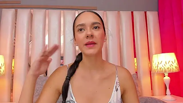 EmmyCruzZ online show from February 28, 2026, 7:26 pm