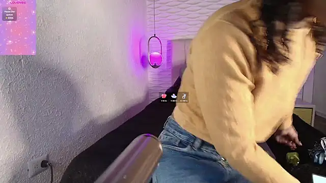 sarah banks1 online show from March 11, 2025, 7:03 pm