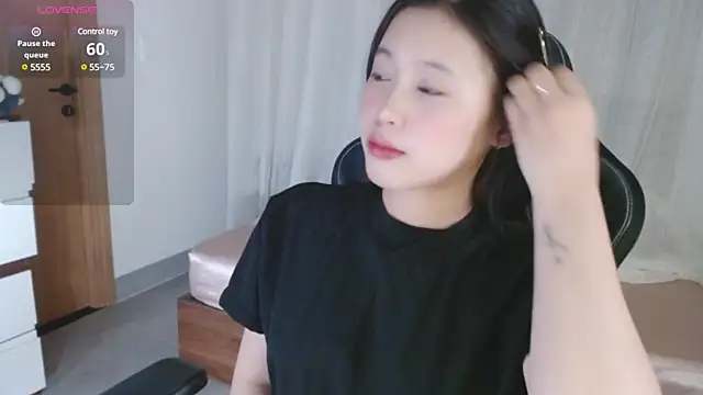 Snapshot of Lin_SiYee chatting on March 1, 2025, 1:07 pm Lin SiYee online show from March 1, 2025, 1:07 pm