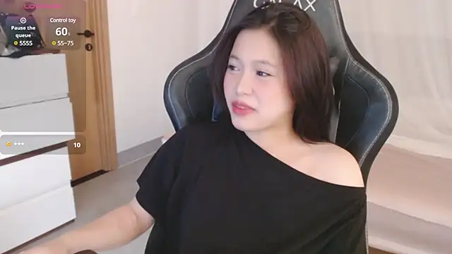 Snapshot of Lin_SiYee chatting on March 2, 2025, 6:37 am Lin SiYee online show from March 2, 2025, 6:37 am