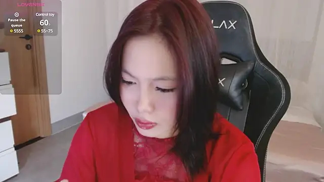 Snapshot of Lin_SiYee chatting on March 8, 2025, 1:50 am Lin SiYee online show from March 8, 2025, 1:50 am