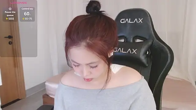 Snapshot of Lin_SiYee chatting on March 12, 2025, 4:19 am Lin SiYee online show from March 12, 2025, 4:19 am