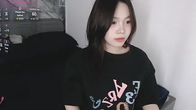 Snapshot of Lin_SiYee chatting on October 22, 2025, 12:05 pm Lin SiYee online show from October 22, 2025, 12:05 pm