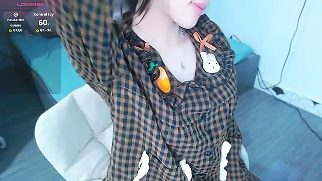 Snapshot of Lin_SiYee chatting on February 25, 2026, 1:43 pm Lin SiYee online show from February 25, 2026, 1:43 pm