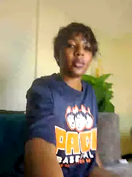 Snapshot of Sexxy_mariana chatting on July 18, 2026, 1:10 am Sexxy mariana online show from July 18, 2026, 1:10 am