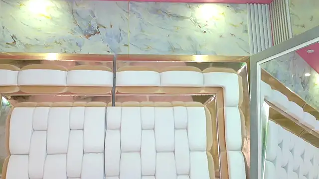 littleebluee online show from February 22, 2026, 7:45 pm