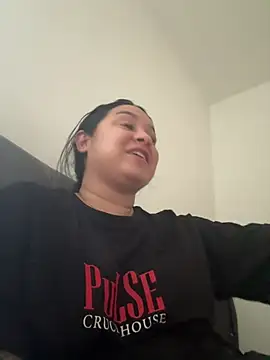 Pretty Isadora online show from April 10, 2026, 9:08 pm