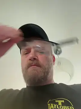 davey111111111 online show from April 7, 2026, 12:49 pm