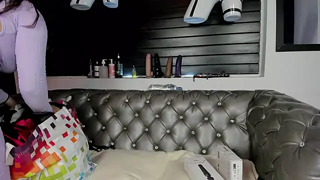 Amy hoy69 online show from September 9, 2025, 2:55 am