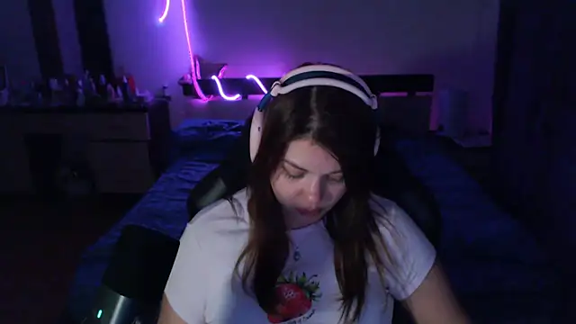 Snapshot of helengilmor chatting on November 11, 2025, 5:24 pm helengilmor online show from November 11, 2025, 5:24 pm