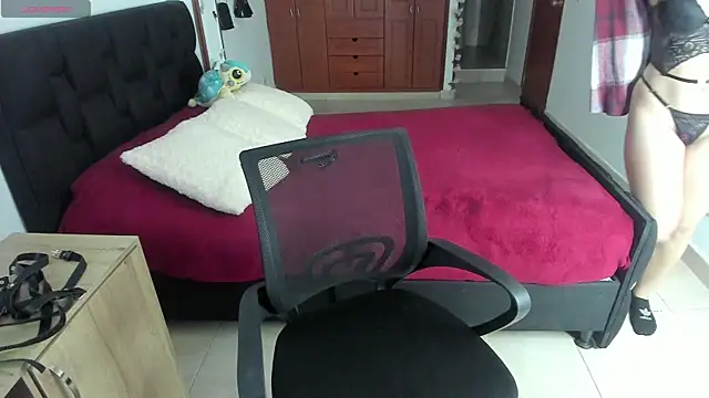 Fiore Sanz  online show from February 22, 2025, 2:06 am