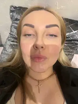 Snapshot of Aleksandrakis chatting on February 11, 2025, 8:52 pm Aleksandrakis online show from February 11, 2025, 8:52 pm