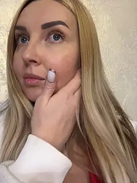 Snapshot of Aleksandrakis chatting on February 17, 2025, 3:09 pm Aleksandrakis online show from February 17, 2025, 3:09 pm