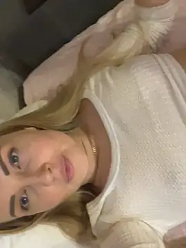 Snapshot of Aleksandrakis chatting on February 25, 2025, 1:17 pm Aleksandrakis online show from February 25, 2025, 1:17 pm