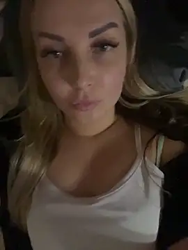 Snapshot of Aleksandrakis chatting on March 7, 2025, 10:21 pm Aleksandrakis online show from March 7, 2025, 10:21 pm