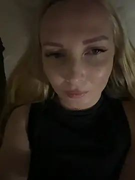 Snapshot of Aleksandrakis chatting on September 26, 2025, 8:57 pm Aleksandrakis online show from September 26, 2025, 8:57 pm