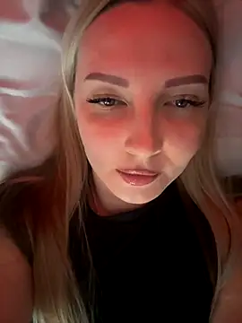 Snapshot of Aleksandrakis chatting on October 1, 2025, 10:21 am Aleksandrakis online show from October 1, 2025, 10:21 am