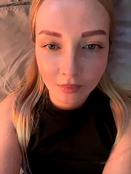 Snapshot of Aleksandrakis chatting on October 25, 2025, 2:24 pm Aleksandrakis online show from October 25, 2025, 2:24 pm