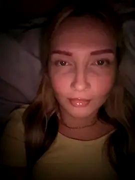 Snapshot of Aleksandrakis chatting on November 4, 2025, 9:58 pm Aleksandrakis online show from November 4, 2025, 9:58 pm