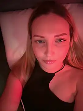 Snapshot of Aleksandrakis chatting on January 17, 2026, 5:05 pm Aleksandrakis online show from January 17, 2026, 5:05 pm