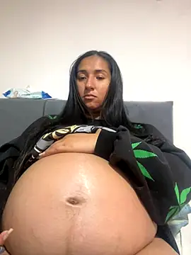 luna asss online show from November 11, 2025, 5:57 pm