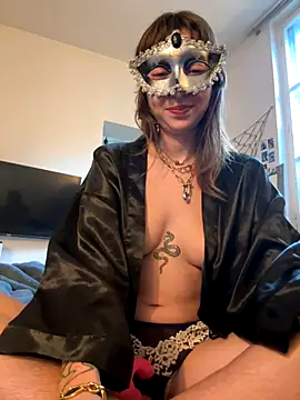 lyafoot online show from September 22, 2025, 3:58 pm