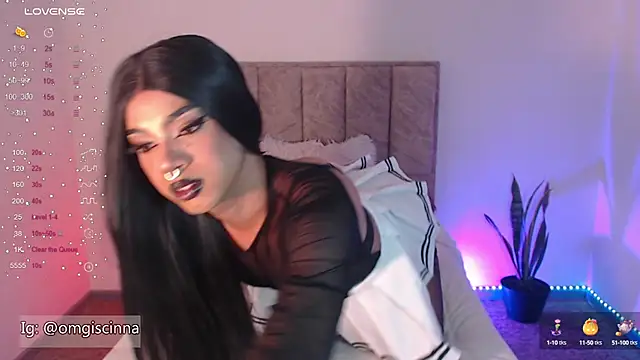 Snapshot of _CINAMON_13_ chatting on February 2, 2025, 6:15 am CINAMON 13 online show from February 2, 2025, 6:15 am