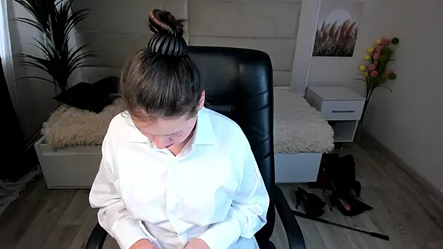 Dana  dom online show from February 9, 2025, 5:29 am