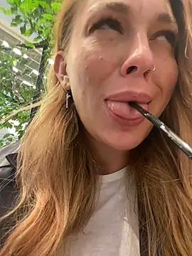 Snapshot of Sweet___Emily chatting on December 11, 2024, 2:44 pm Sweet   Emily online show from December 11, 2024, 2:44 pm