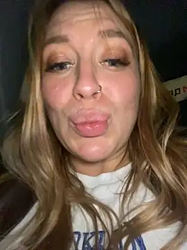 Snapshot of Sweet___Emily chatting on January 17, 2025, 5:30 pm Sweet   Emily online show from January 17, 2025, 5:30 pm