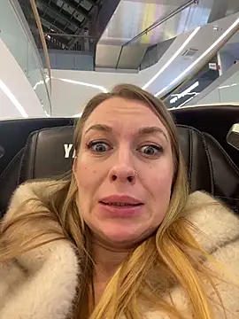 Snapshot of Sweet___Emily chatting on February 5, 2026, 3:49 pm Sweet Emily online show from February 5, 2026, 3:49 pm