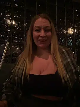 Snapshot of Sweet___Emily chatting on February 9, 2026, 6:45 pm Sweet Emily online show from February 9, 2026, 6:45 pm